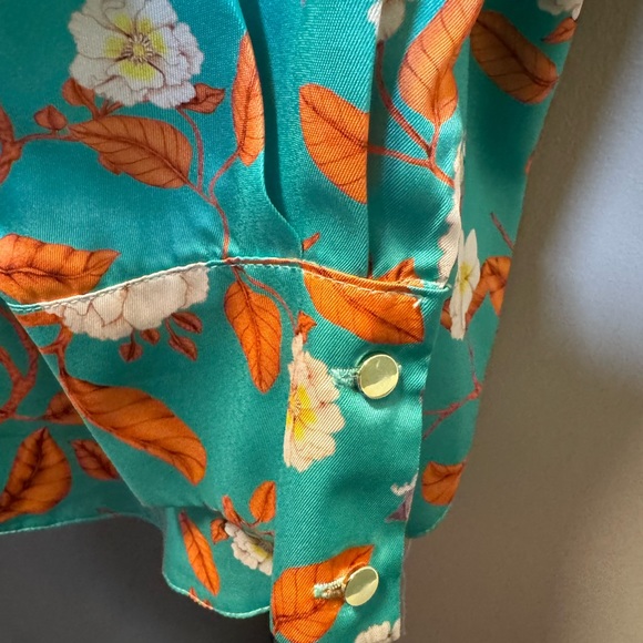 Oversized Floral Satin Button-Up Blouse – Teal Orange Print (New With Tag) - Picture 6 of 9